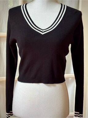 Sincerely Jules Black Cropped Varsity Sweater Small Preppy Tennis V-Neck Knit